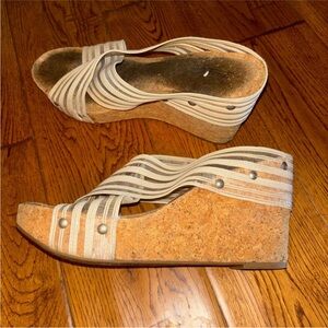 Lucky Brand Women’s 4-inch Heeled Wedges Open-Toe Cork Sandals + Cream Stripes